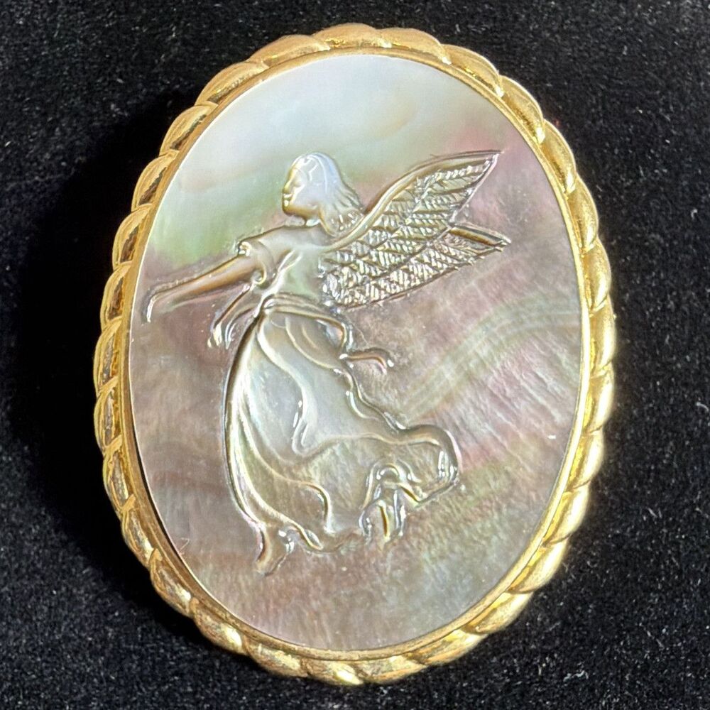 Oval Mother of Pearl Angel Cameo Brooch Pin, Gold-Tone Frame, Multicolor